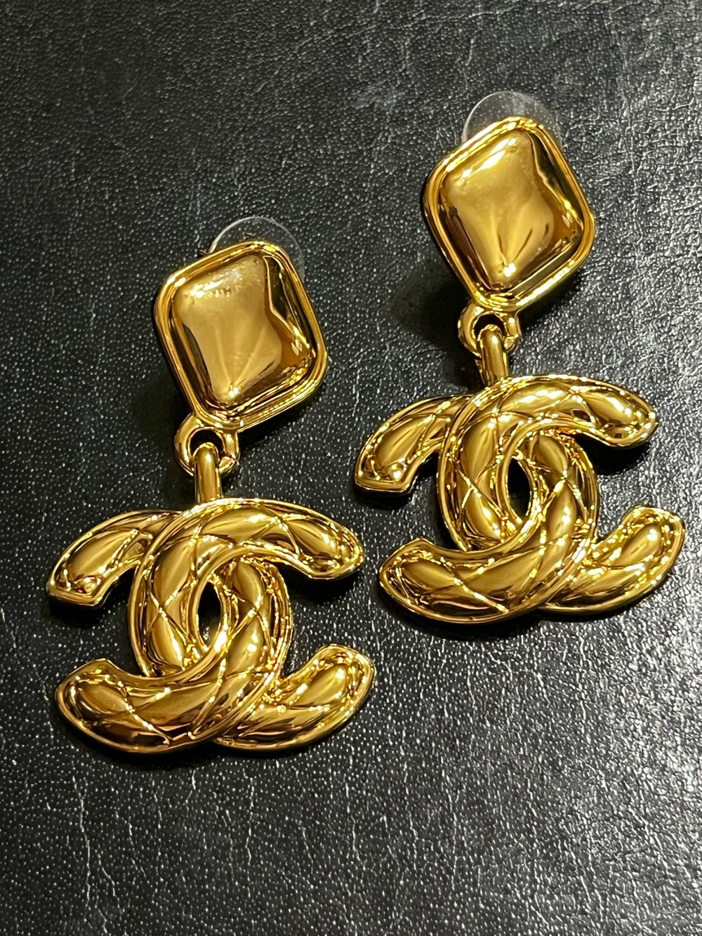 Vintage ChaneI Quilted Diamond Dangle Letter Logo Gold Tone Earrings